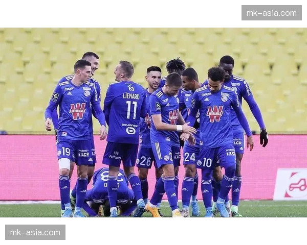 官方:本周末斯特拉斯堡主场对蒙彼利埃的比赛将启用新照明系统 官方:本周末斯特拉斯堡主场对蒙彼利埃的比赛将启用新照明系统