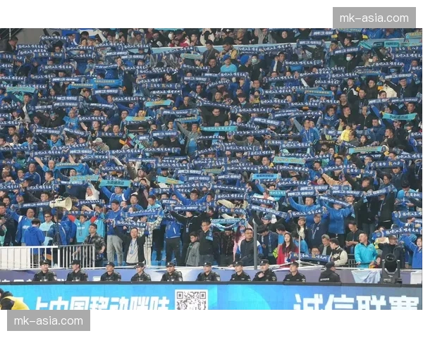 【2026年4月中超联赛·非赛事·法制足协公布处罚：南通支云球迷投掷杂物，俱乐部被罚空场一场